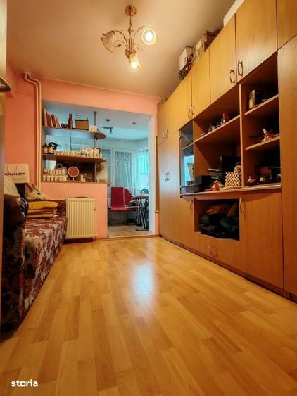 Apartament cu 4 camere decomandat în Rogerius