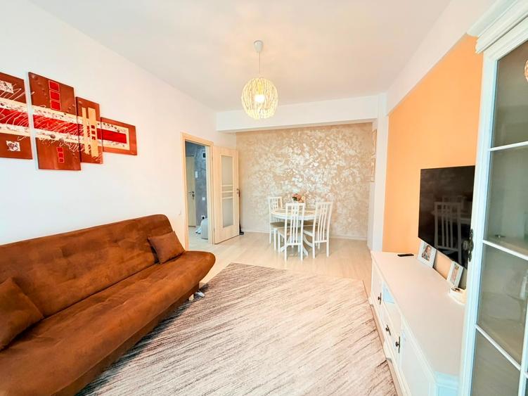 Apartament cu 3 camere decomandat în Cug