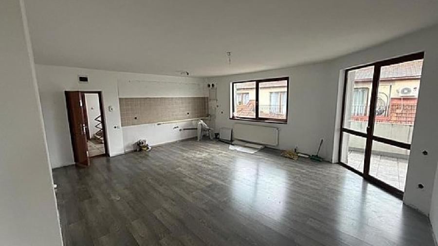 Apartament cu 3 camere decomandat în Bună Ziua