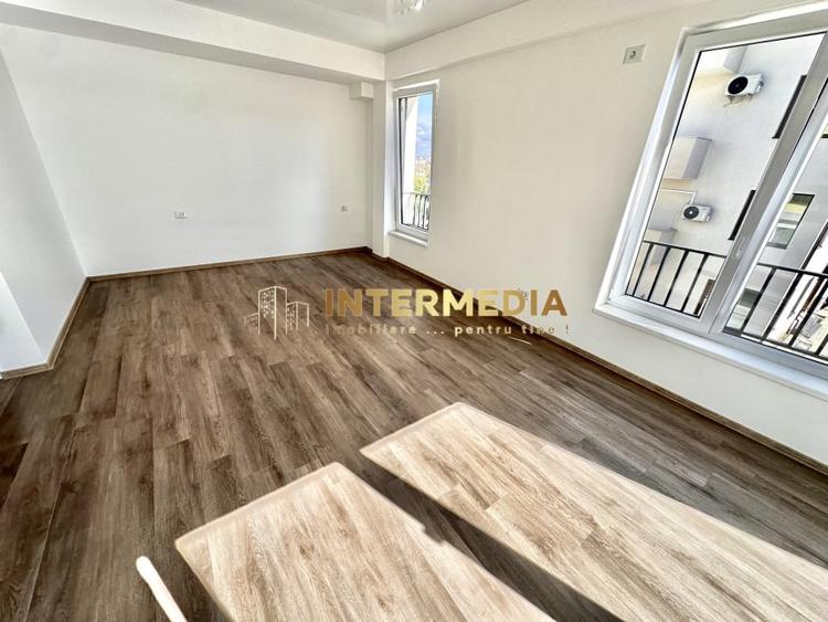 Garsonieră decomandată în Cetate