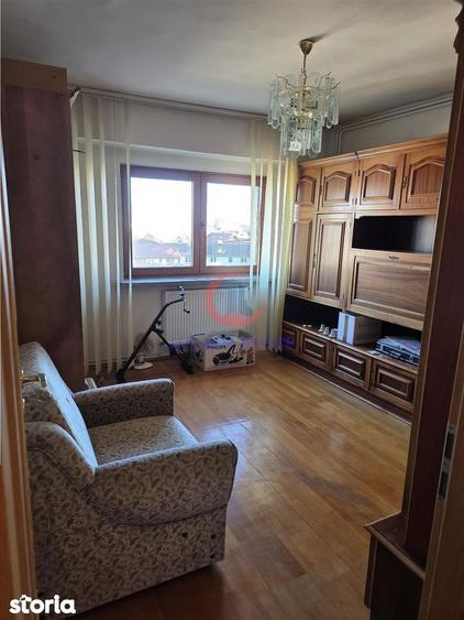 Apartament cu 4 camere decomandat în Dorobanților