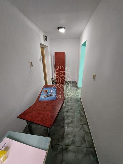 Spațiu comercial, de 46.799999237061 mp, în Decebal
