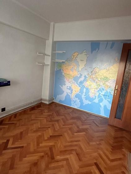 Apartament cu 3 camere decomandat în Exterior Vest