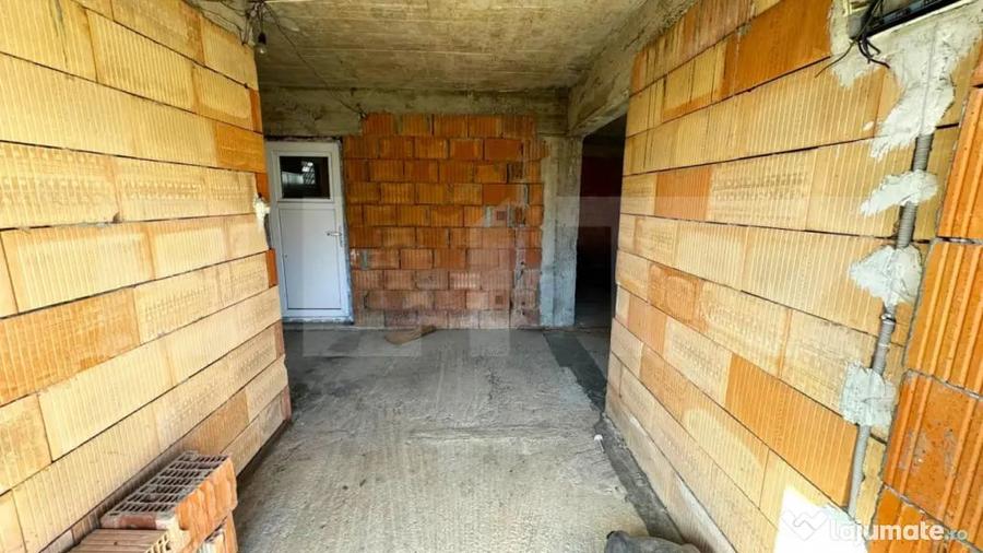 Casă cu 5 camere cu Teren 1900 Mp în Arcalia