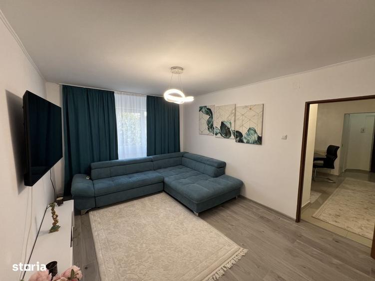 Apartament cu 3 camere în Micro 16