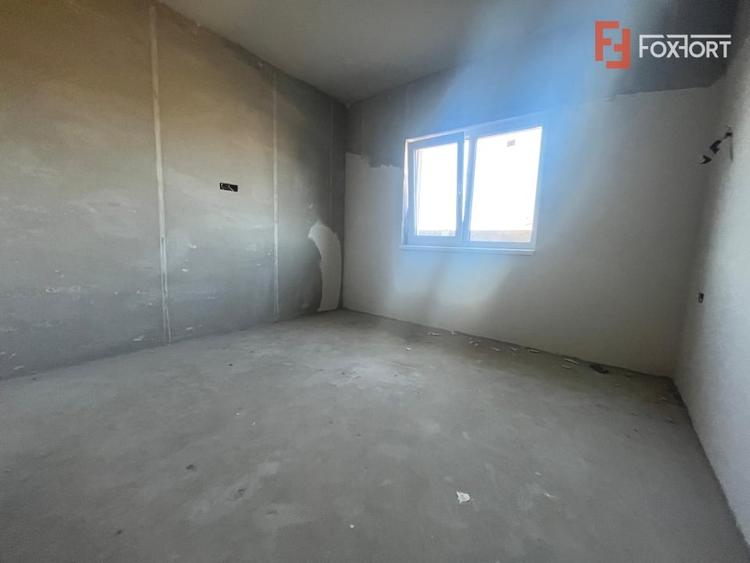Duplex cu 4 camere cu Canalizare în Moșnița Nouă