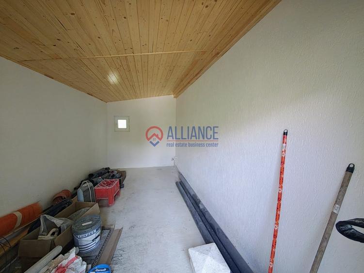 Casă cu 5 camere decomandat cu Canalizare în Valu lui Traian