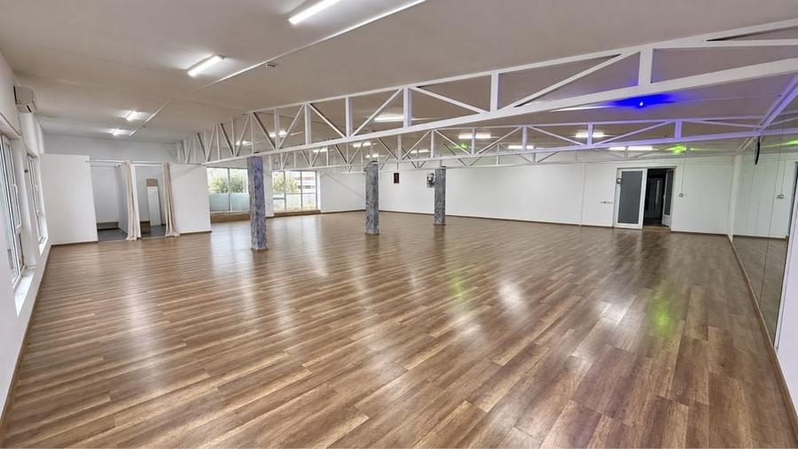 Spațiu comercial, de 260 mp, în Mihai Bravu