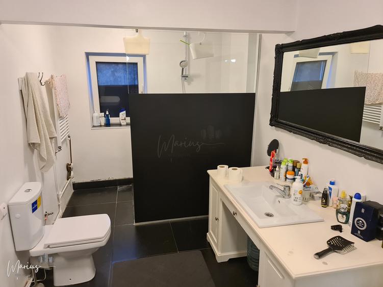 Casă individuală cu 5 camere cu Canalizare în Podul Vadului