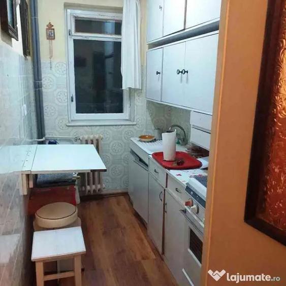 Apartament cu 3 camere semidecomandat în Fortuna