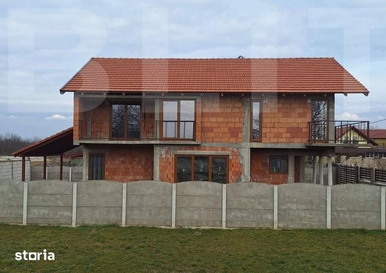 Casă cu 5 camere cu Teren 430 Mp în Coșteiu