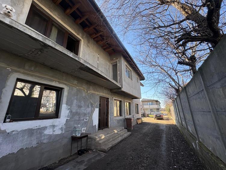Duplex cu 5 camere cu Teren 300 Mp în Jilava