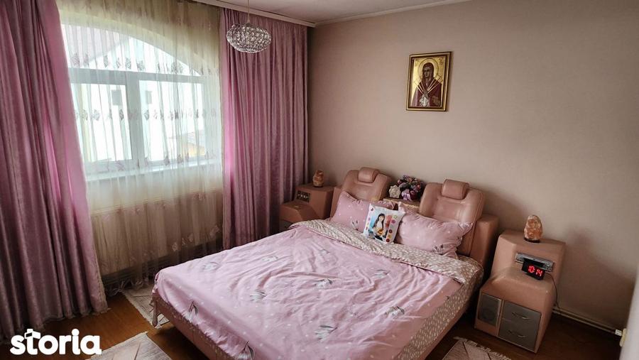 Casă cu 4 camere cu Teren 360 Mp în CET