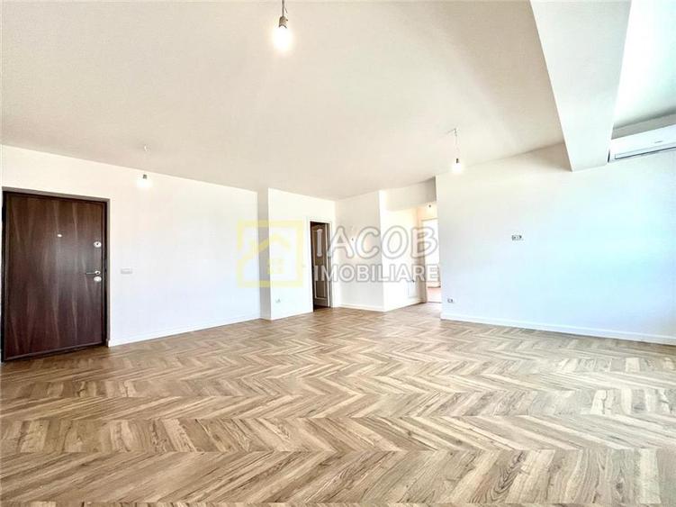 Apartament cu 3 camere decomandat în Ștefan cel Mare