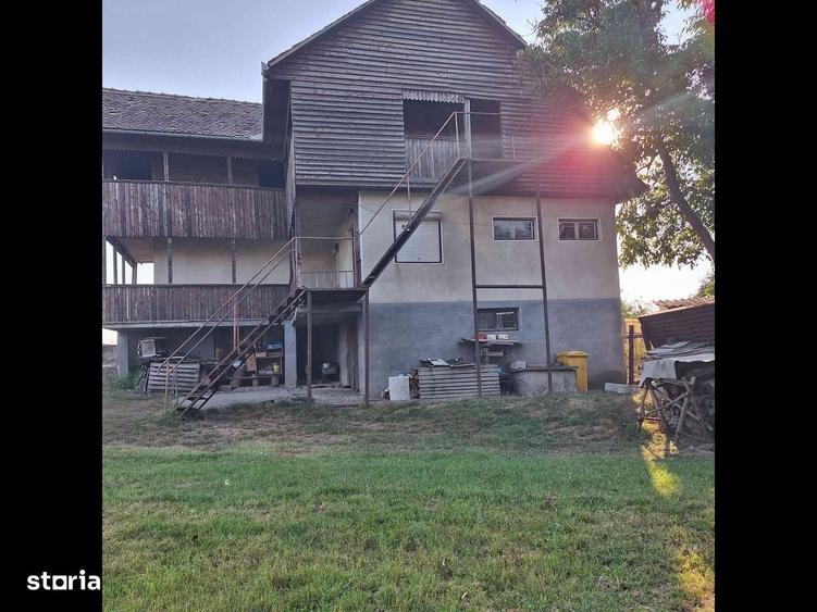 Casă cu 3 camere în Cipău