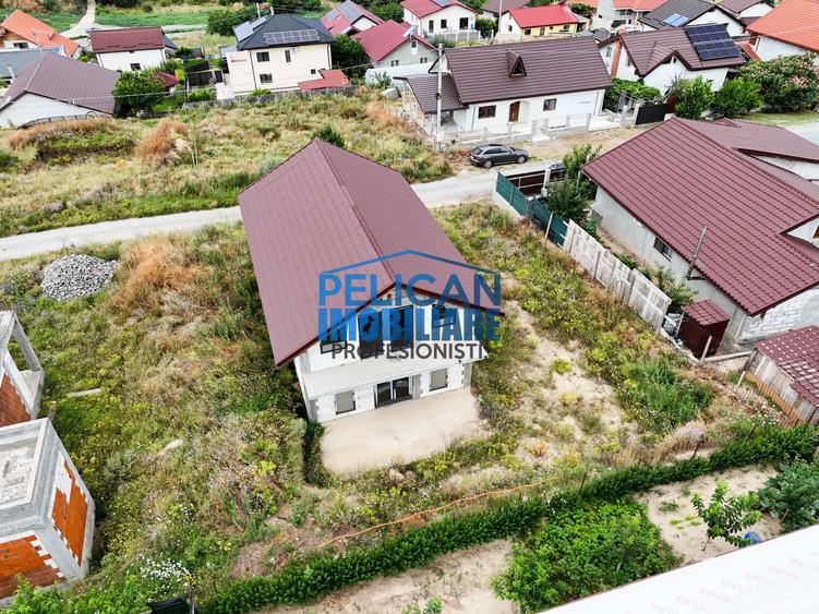 Casă individuală cu 4 camere cu Teren 500 Mp în Malcoci