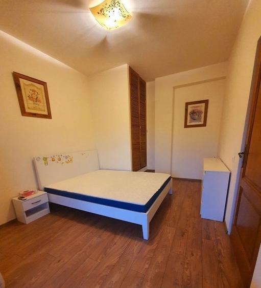 Apartament cu 4 camere semidecomandat, mobilat în Iancu Nicolae