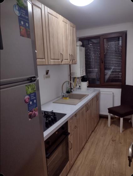 Apartament cu 3 camere semidecomandat, mobilat în Inel II
