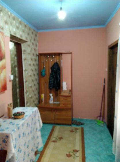 Casă cu 3 camere în Traian