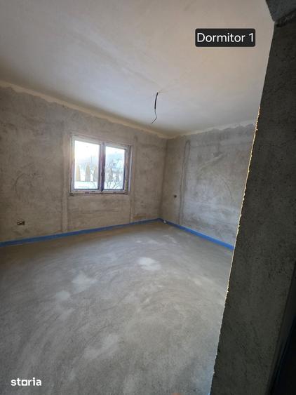 Casă cu 5 camere cu Teren 1300 Mp în Brodina