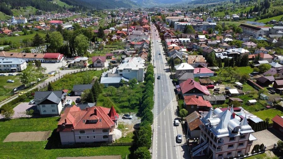 Casă individuală cu 18 camere cu Teren 600 Mp în Nord