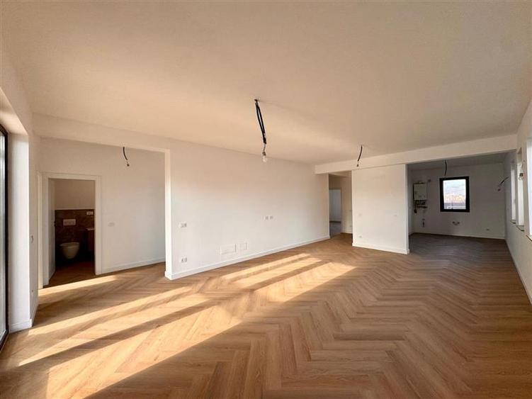 Casă individuală cu 4 camere cu Teren 561 Mp în Hlincea