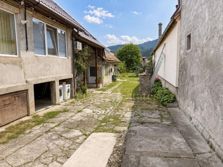 Casă individuală cu 5 camere cu Canalizare în Turcheș