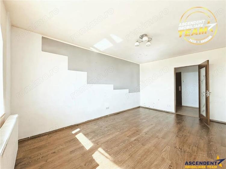 Apartament cu 2 camere decomandat în Simeria