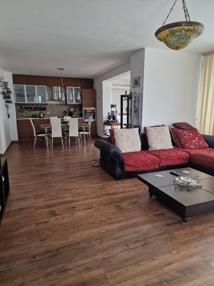 Apartament cu 3 camere decomandat în Cotroceni