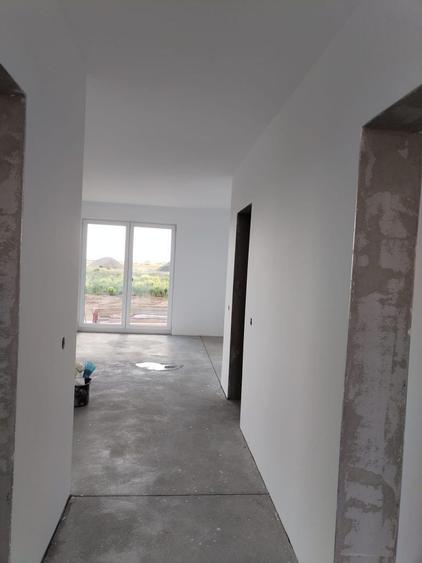 Casă cu 3 camere în Central