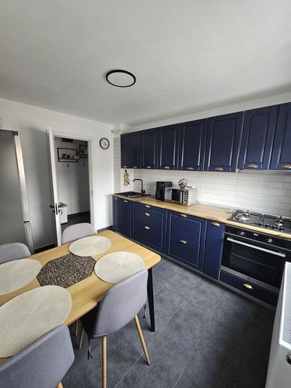 Apartament cu 2 camere semidecomandat în Micro 11