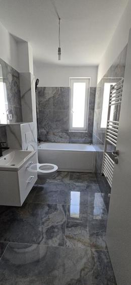 Apartament cu 2 camere decomandat în Girocului
