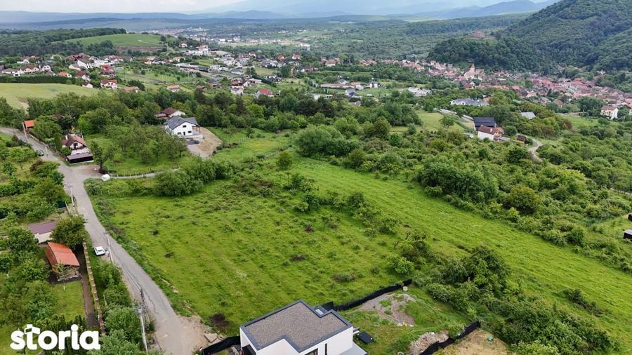 Teren de 4000 mp, în Central