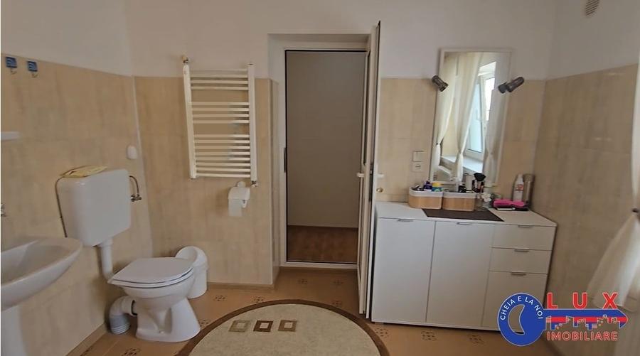 Casă individuală cu 3 camere cu Canalizare în Nord-Est