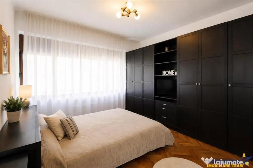 Apartament cu 2 camere decomandat în Centrul Istoric