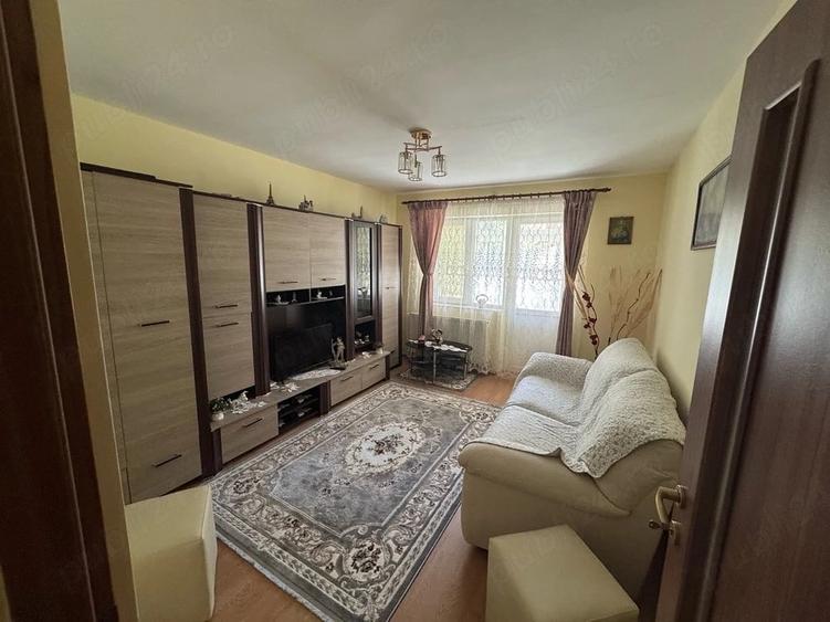 Apartament cu 2 camere decomandat în Cezar Petrescu