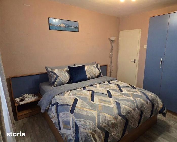 Apartament cu 3 camere decomandat în Aradului