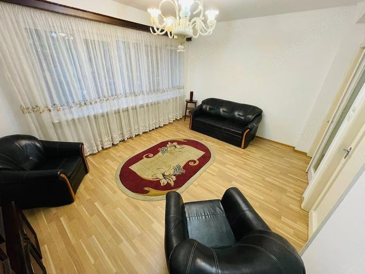Apartament cu 3 camere decomandat în Central