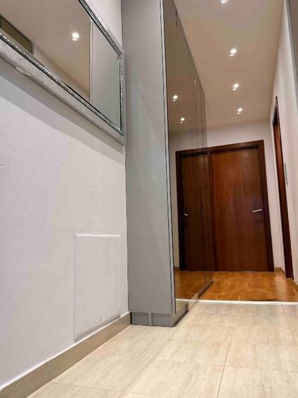Apartament cu 4 camere decomandat, mobilat în Exterior Vest