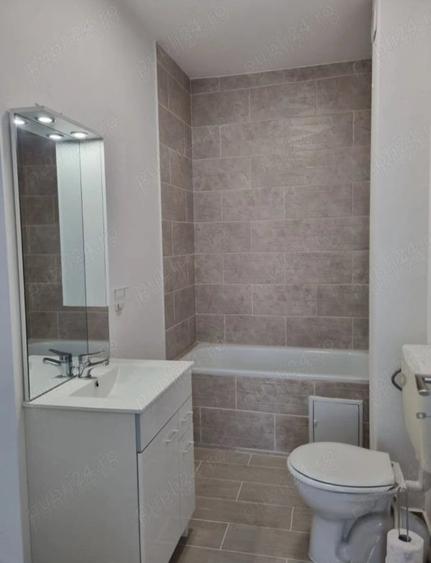 Apartament cu 4 camere semidecomandat în Ultracentral