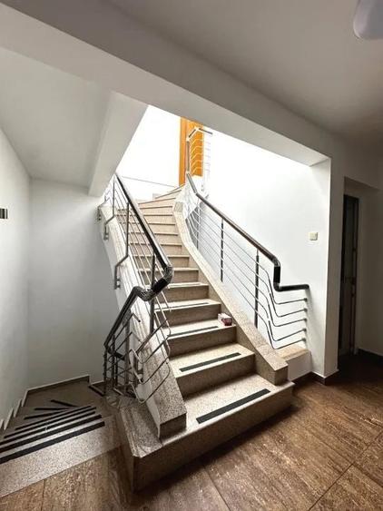 Casă cu 4 camere cu Teren 1196 Mp în Central