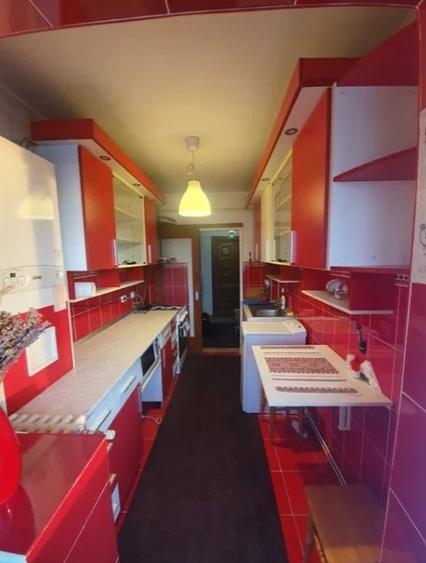 Apartament cu 2 camere decomandat în Podu Roș