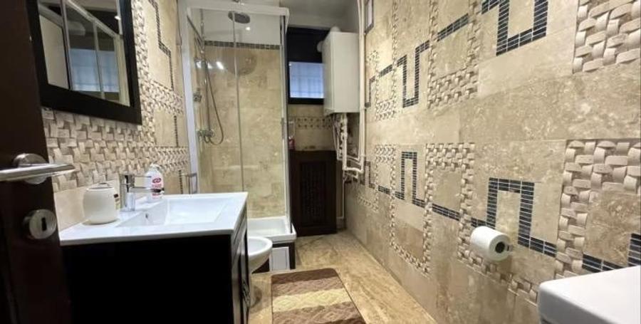 Apartament cu 2 camere decomandat, mobilat în Ultracentral