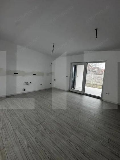Casă cu 4 camere cu Teren 650 Mp în Peciu Nou