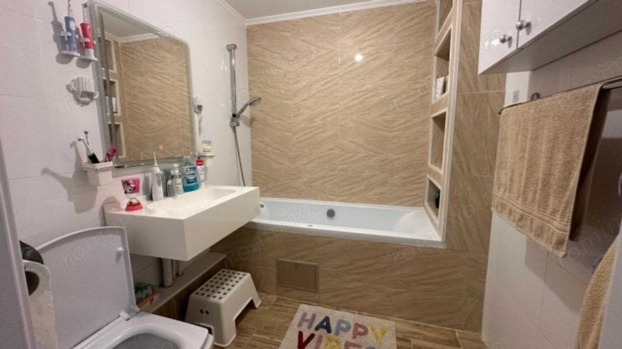 Apartament cu 3 camere decomandat în Dristor