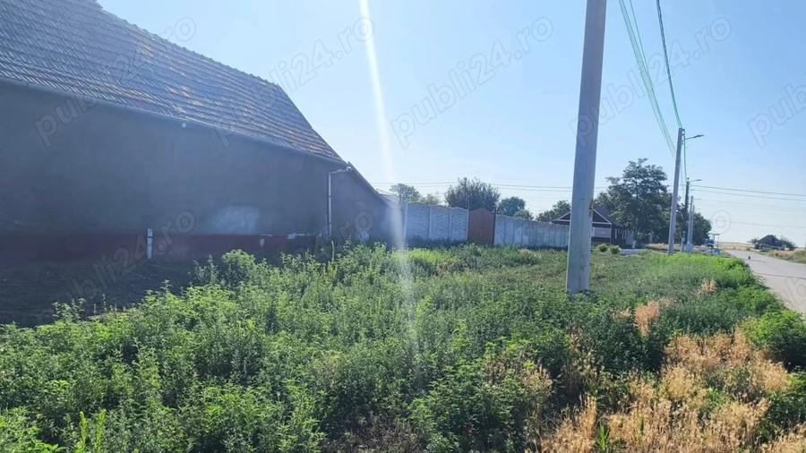Casă cu 3 camere cu Teren 993 Mp în Pesac