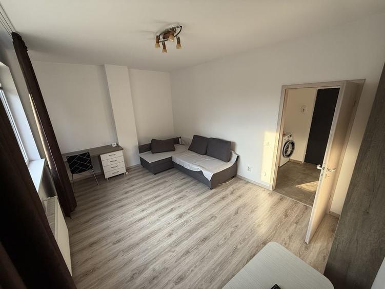 Garsonieră decomandată în Central