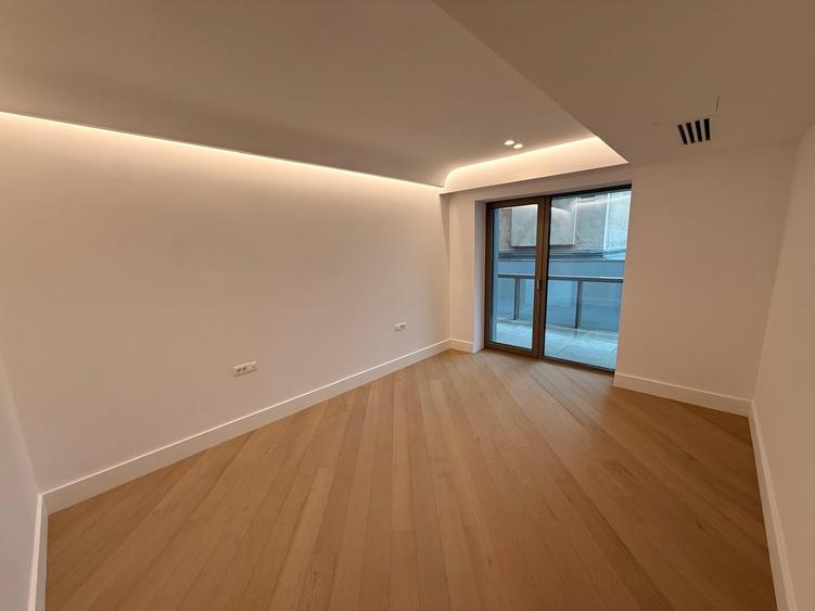 Apartament cu 3 camere în Iancu Nicolae