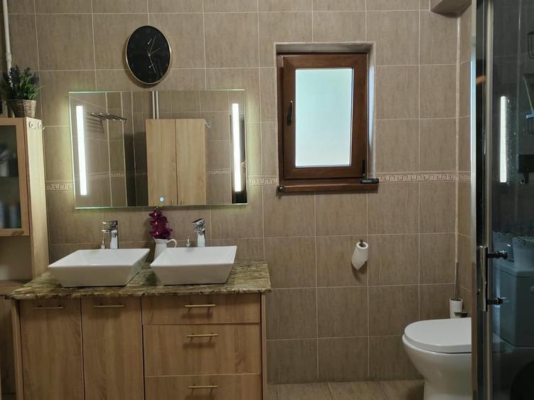 Casă cu 4 camere în Central