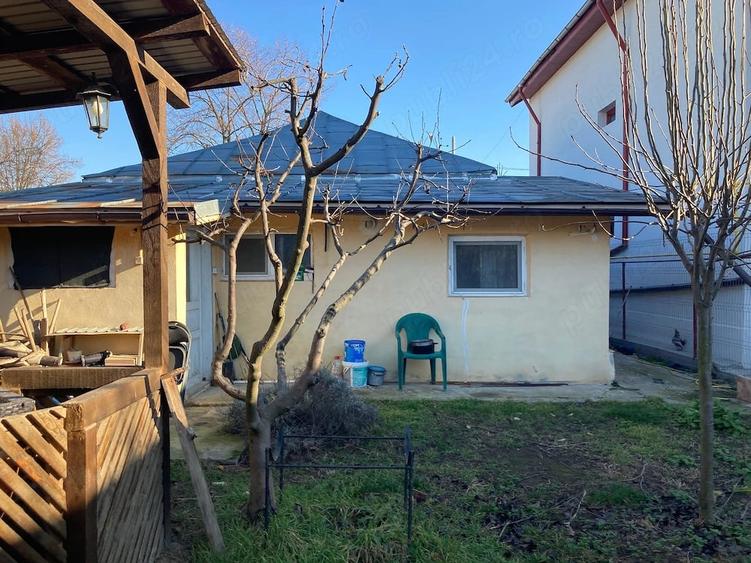 Casă cu 4 camere cu Teren 400 Mp în Central